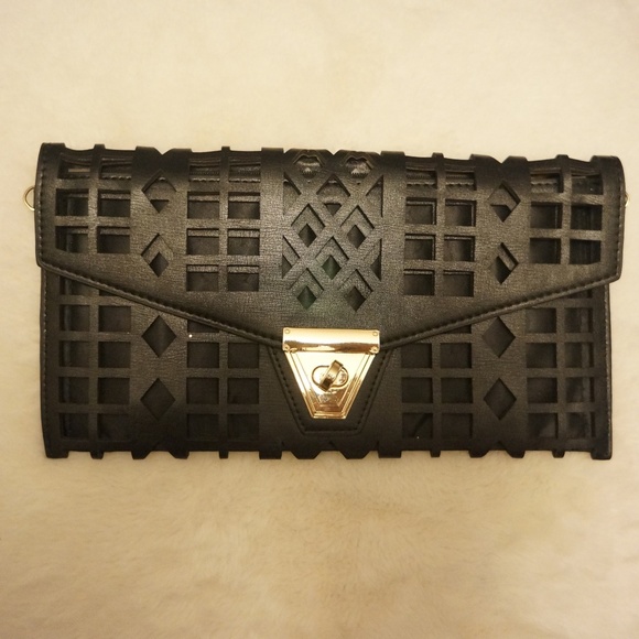 🥳Host Pick🥳 Geometric Black Clutch - Picture 1 of 3